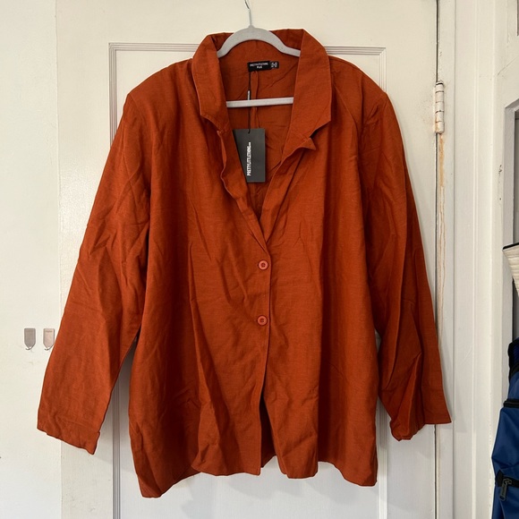 FREE w/ PURCHASE NWT PrettyLittleThing Plus Rust Linen Oversized Blazer - Picture 5 of 9